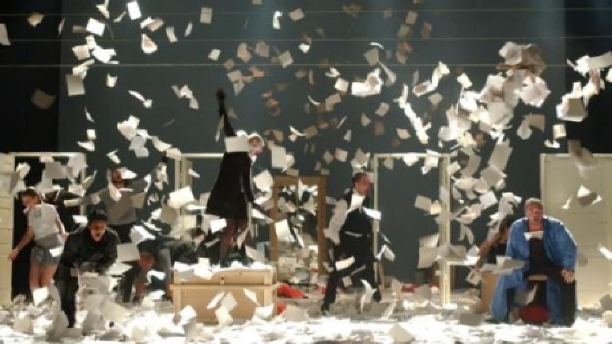 spectacole de teatru cu traducere in limba engleza la sibiu