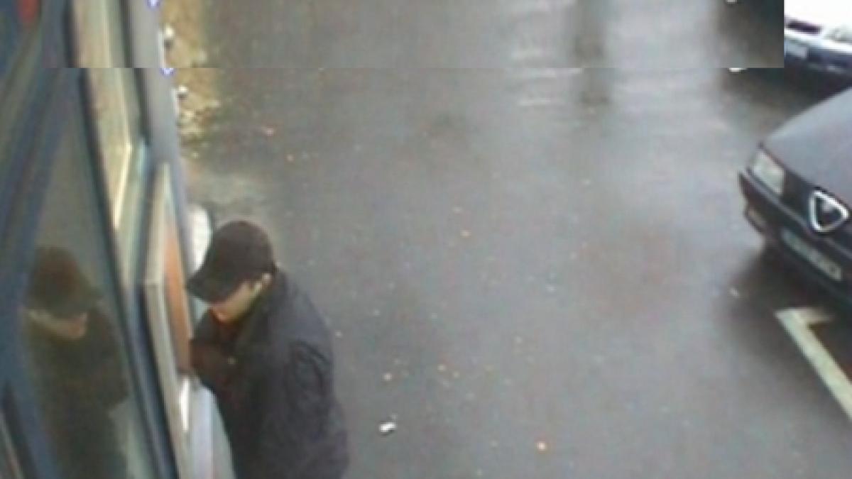 atentie la bancomatele false falsificator de carduri prins de politistii din brasov