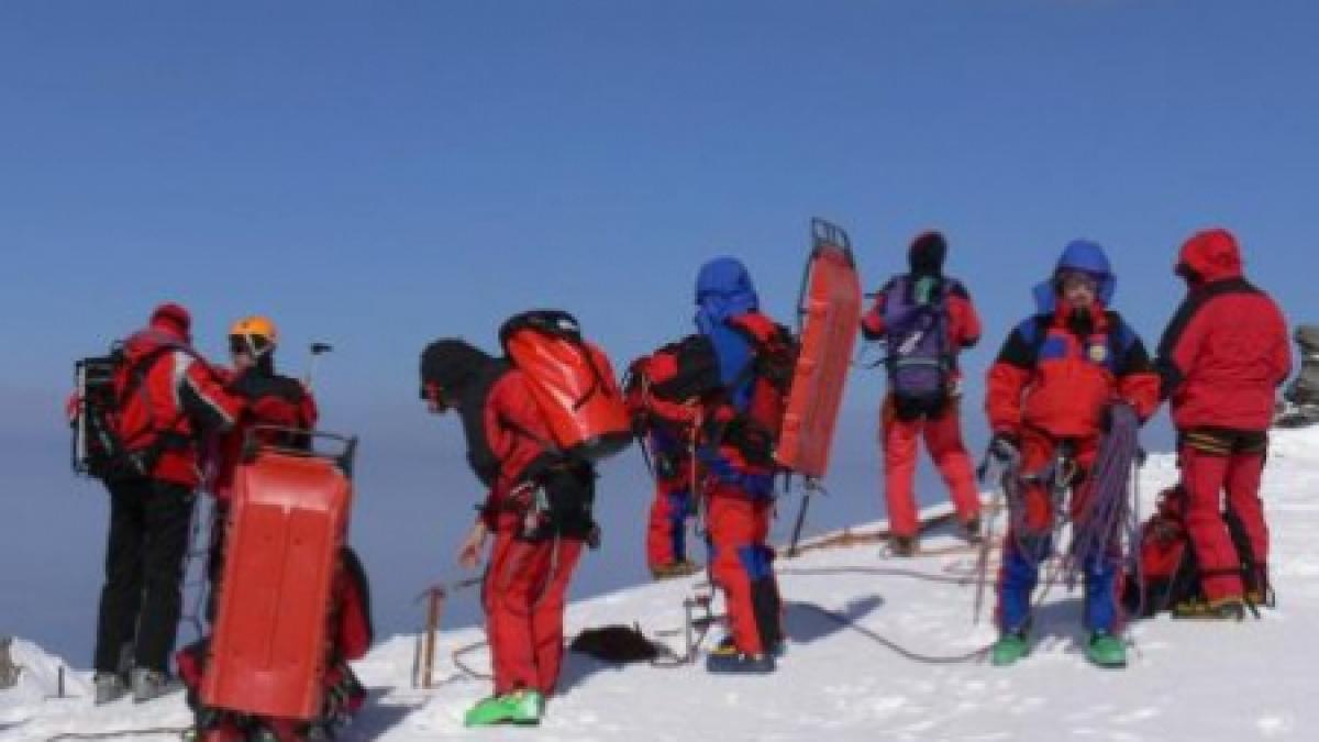 patru turisti au ramas blocati in masivul bucegi