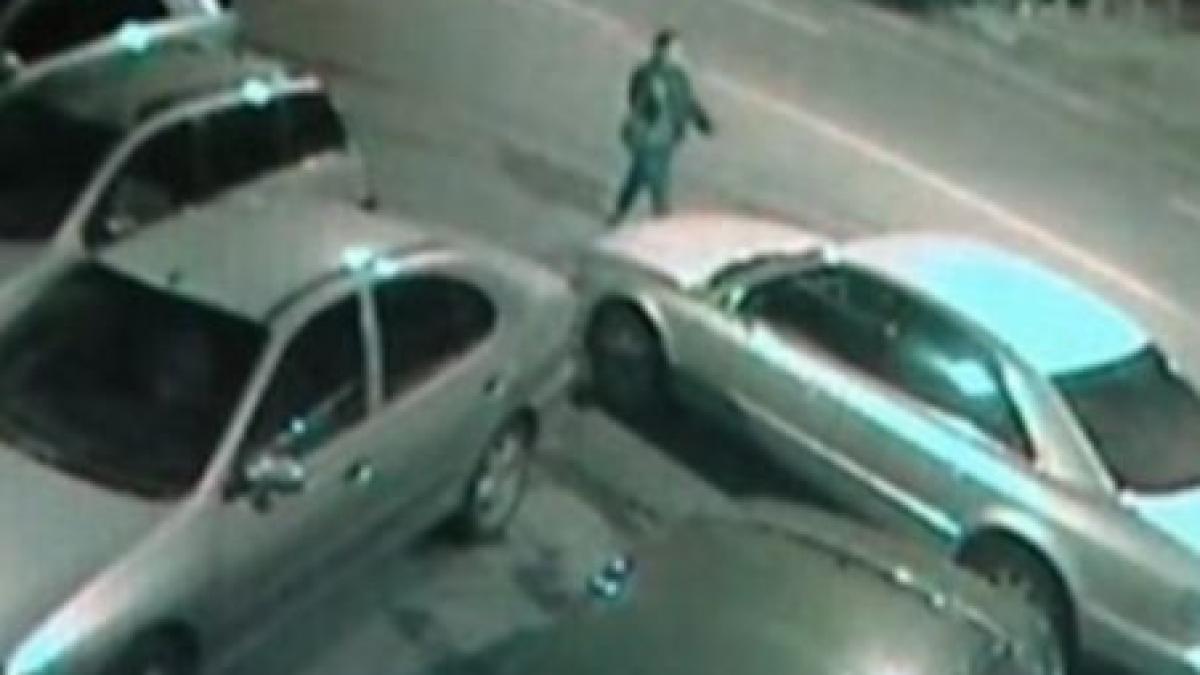 o casiera a furat aproape 200 000 euro pentru iubitul ei care a abandonat o pe camp si a fugit cu