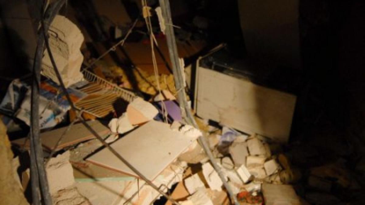 explozie intr un bloc din constanta un barbat ranit grav mai multe apartamente avariate