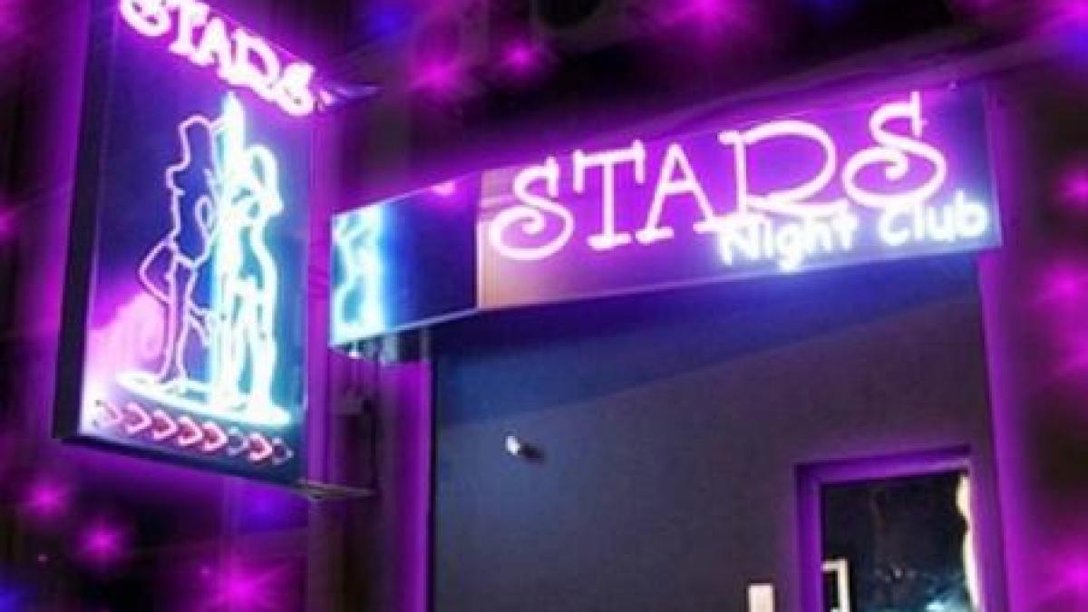 soldati americani sechestrati si batuti intr un club din capitala