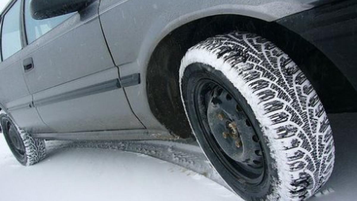 soferii obligati de guvern sa si echipeze masinile cu anvelope de iarna sau all season