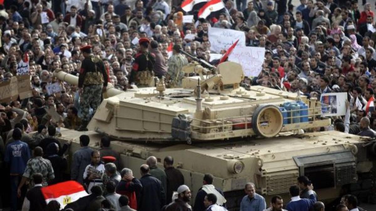 haos in egipt peste 150 de morti si mii de raniti vezi imagini in direct