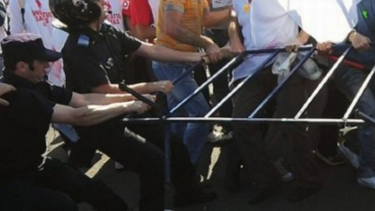 studiu romanii nu participa la proteste de teama jandarmilor