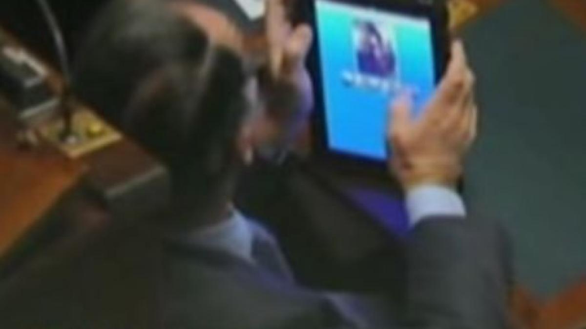 parlamentar italian surprins in timp ce cauta dame de companie pe internet