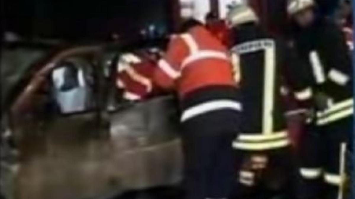 un bebelus a murit intr un grav accident de circulatie