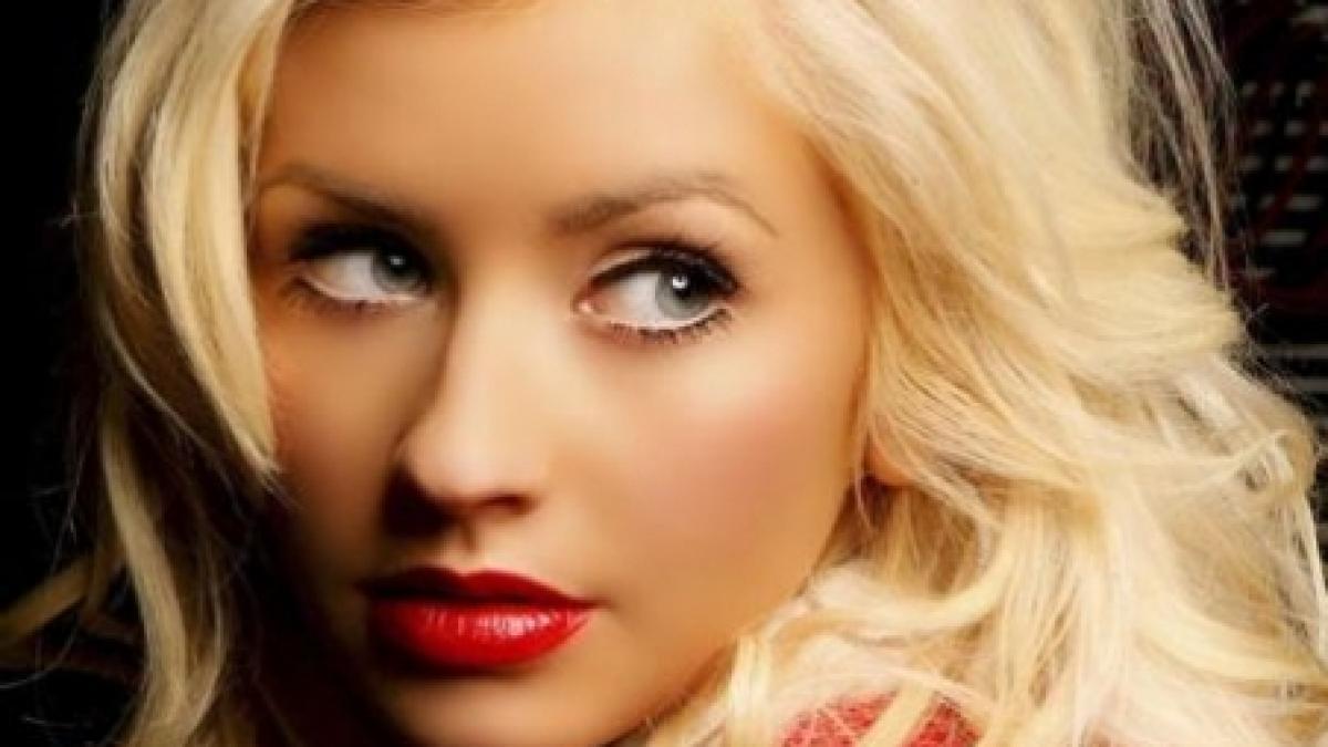 christina aguilera a cantat gresit imnul national la super bowl