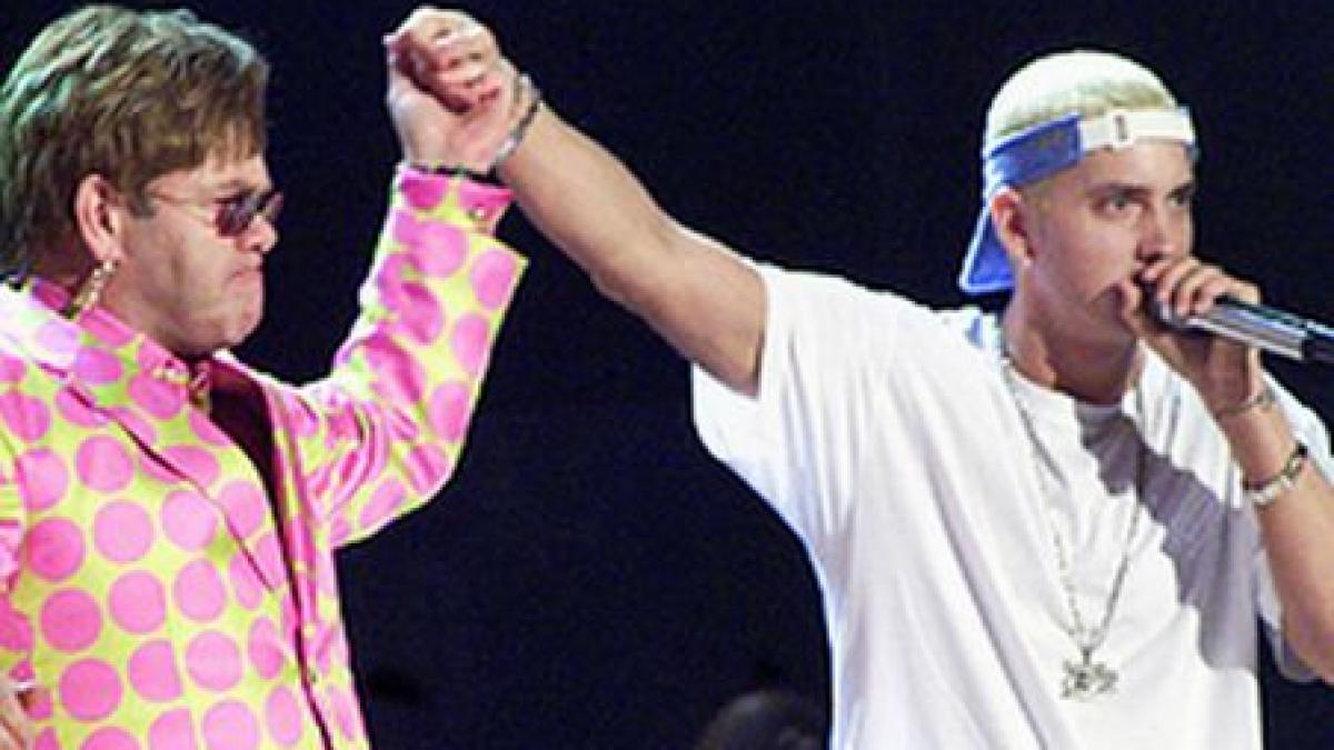 elton john eminem mi a facut cadou doua jucarii sexuale cu diamante