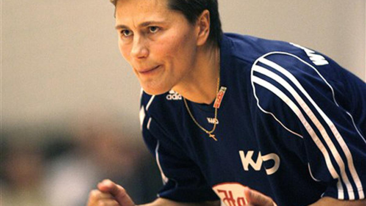 oltchim invinge in liga campionilor noua antrenoare promite trofeul in 2012