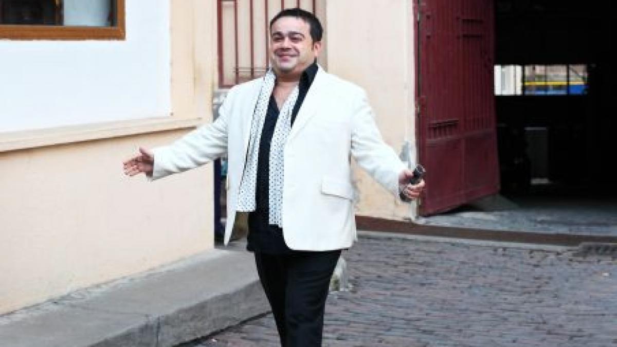 adi minune acuzat ca a furat o sticla de sampanie de la benzinarie