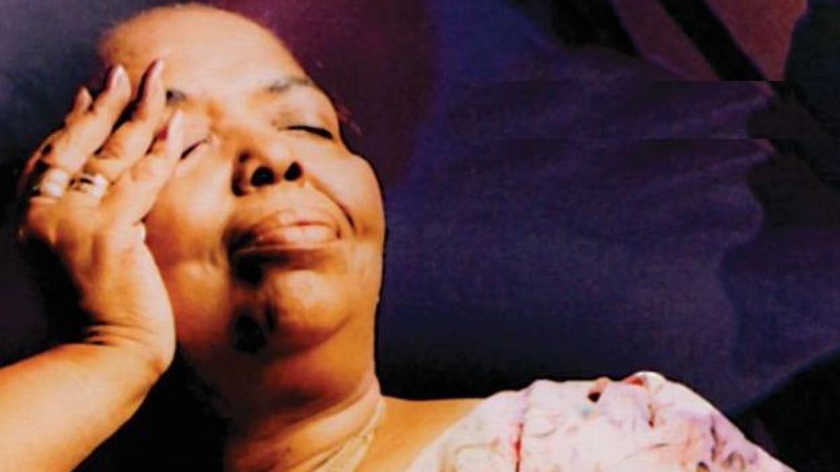 cantecele fermecatoare ale cesariei evora doar cu revista felicia