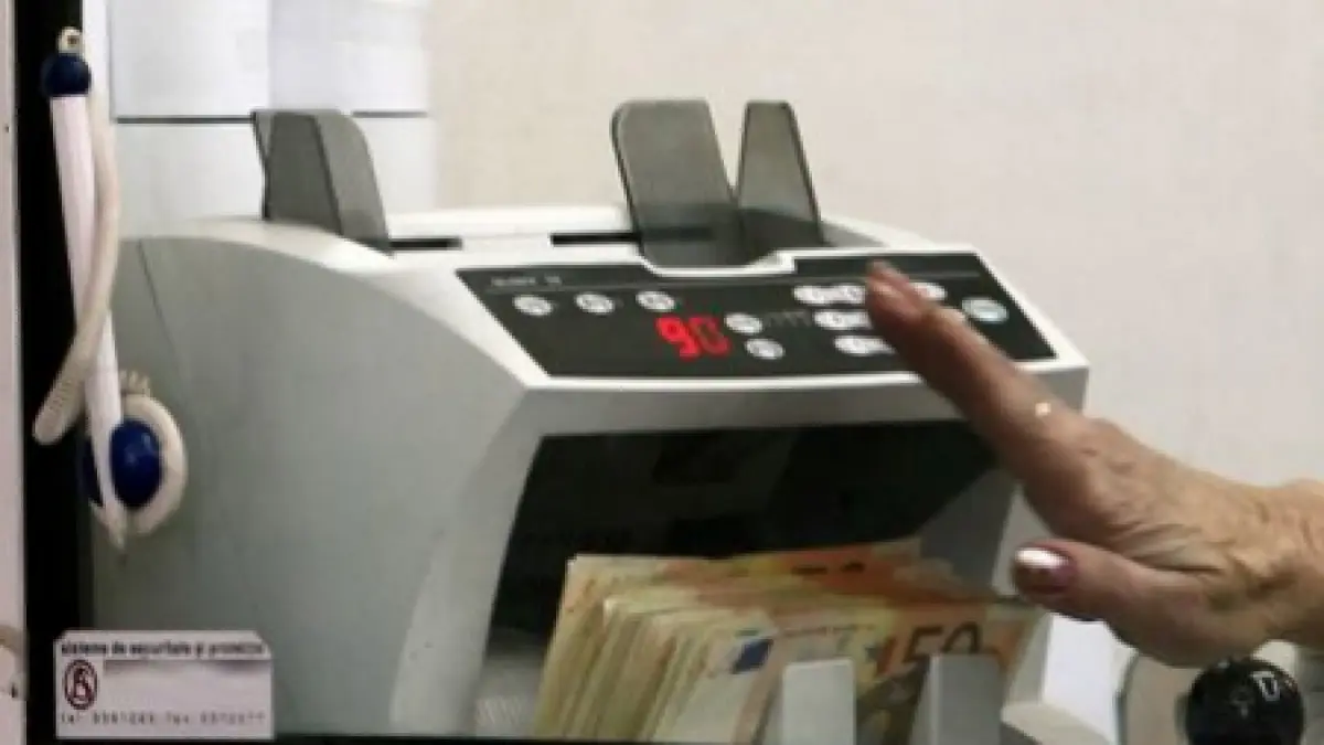 leul continua sa piarda teren in fata euro vezi cursul afisat de bnr