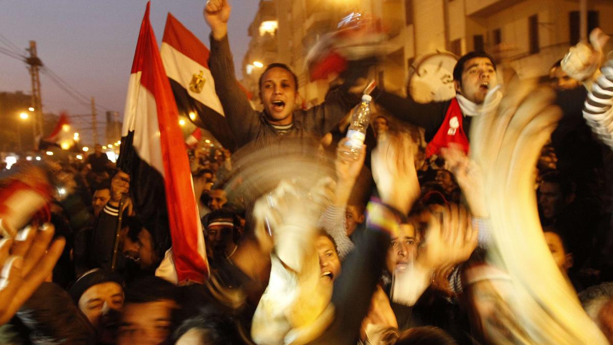 hosni mubarak a demisionat armata a preluat conducerea egiptului