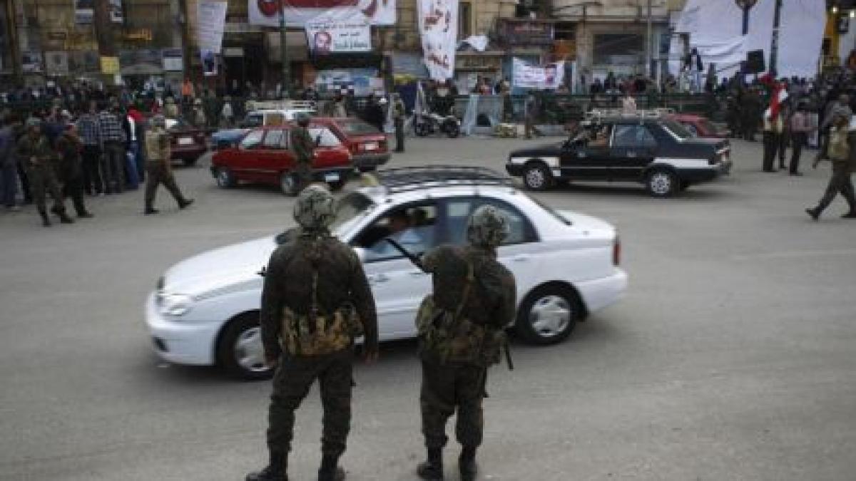 egipt circulatia a fost reluata in piata tahrir au ramas doar cateva sute de manifestanti