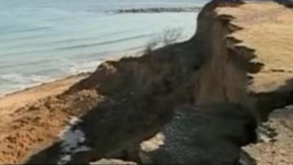 s au surpat 60 de metri patrati din faleza eforie sud autoritatile au inchis zona