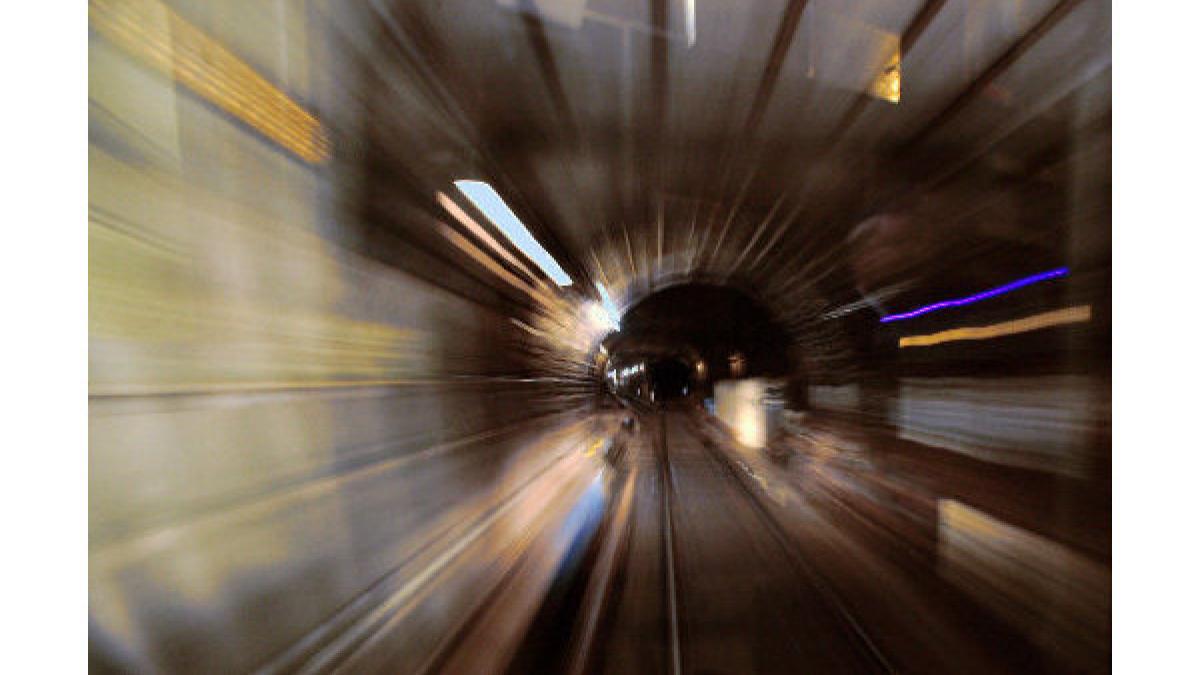 doi studenti au murit dupa ce au calatorit pe metroul din moscova