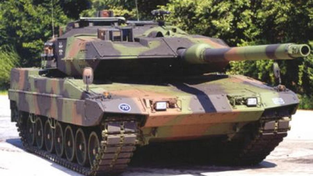 un britanic colectioneaza tancuri cu care iese la plimbare in weekend uri