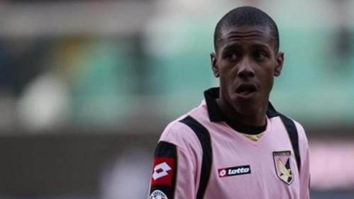 abel hernandez de la palermo jefuit si amenintat cu pistolul