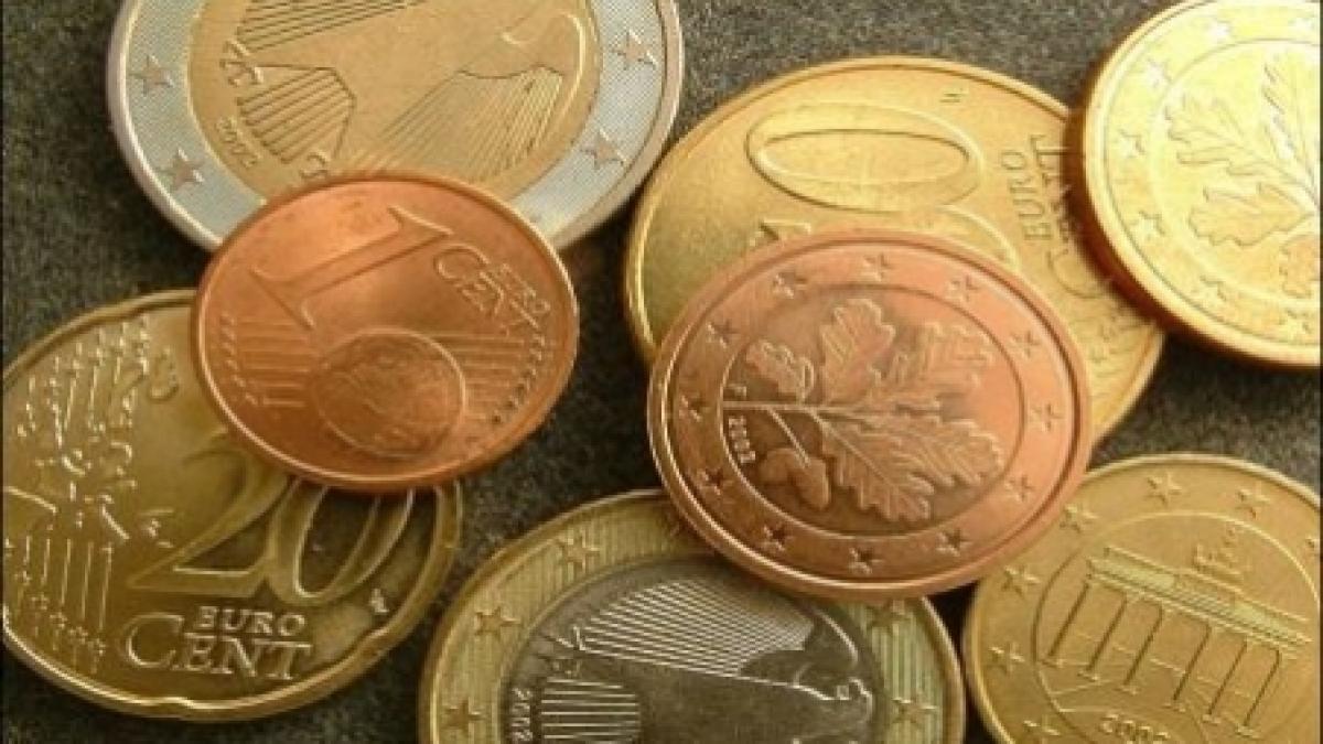 leul creste in raport cu euro si dolarul vezi cursul bnr