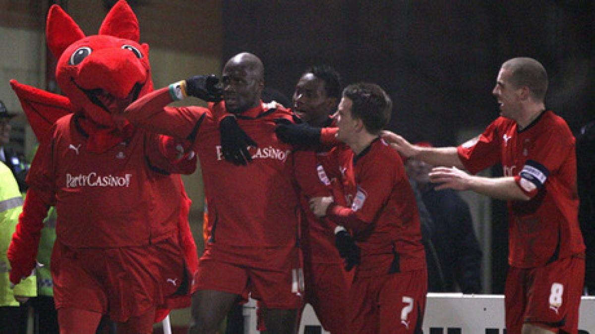 jucatorii lui leyton orient rasplatiti cu o excursie la las vegas pentru remiza cu arsenal din fa