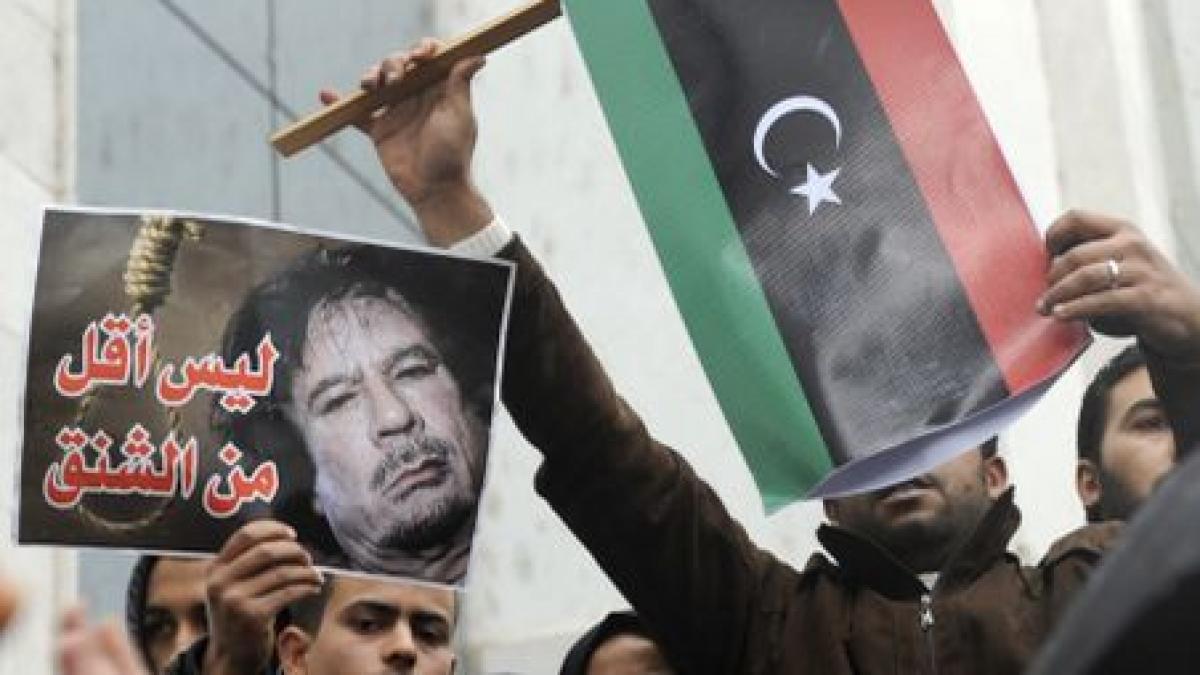libia peste 500 de romani incearca sa supravietuiasca in mijlocul revoltei