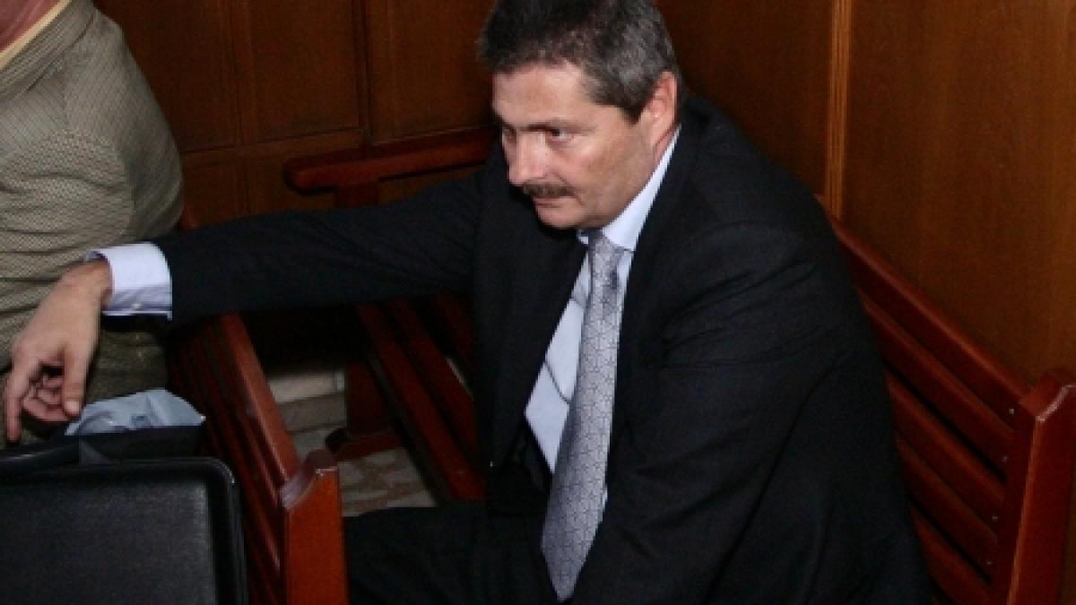 sov 635 000 de telefoane ale oamenilor de afaceri si ale politicienilor interceptate