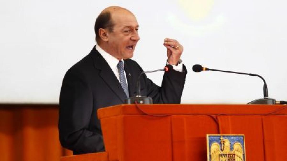traian basescu este convins ca romanii il considera responsabil pentru masurile de austeritate