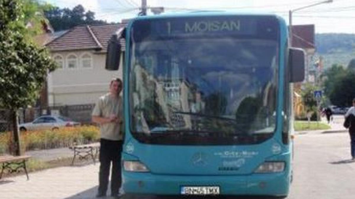bistrita un baiat de noua ani a scapat cu viata dupa ce a cazut din autobuz