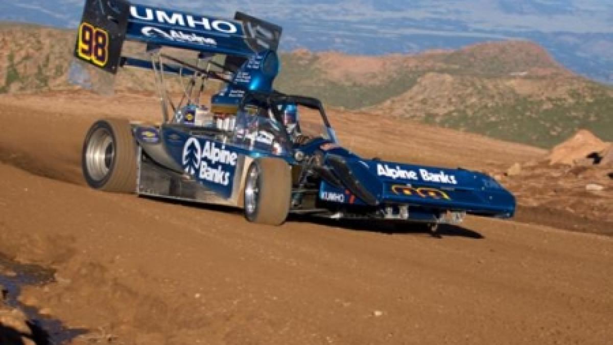 dacia duster de 850 de cai putere pentru cursa legendara de la pikes peak