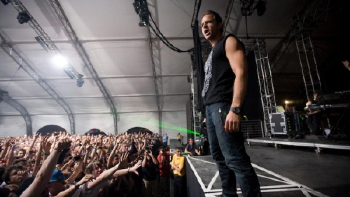 se pun in vanzare biletele pentru b estfest