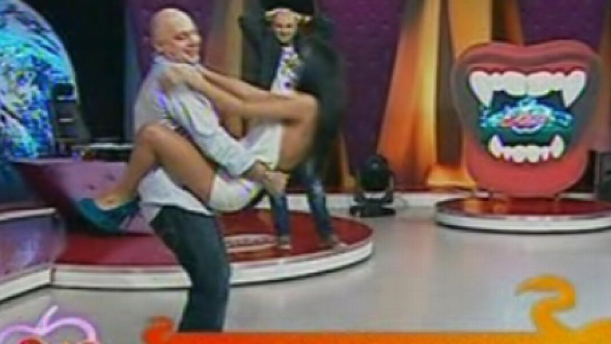 crudu a mimat sexul cu stoian si a ramas in fundul gol