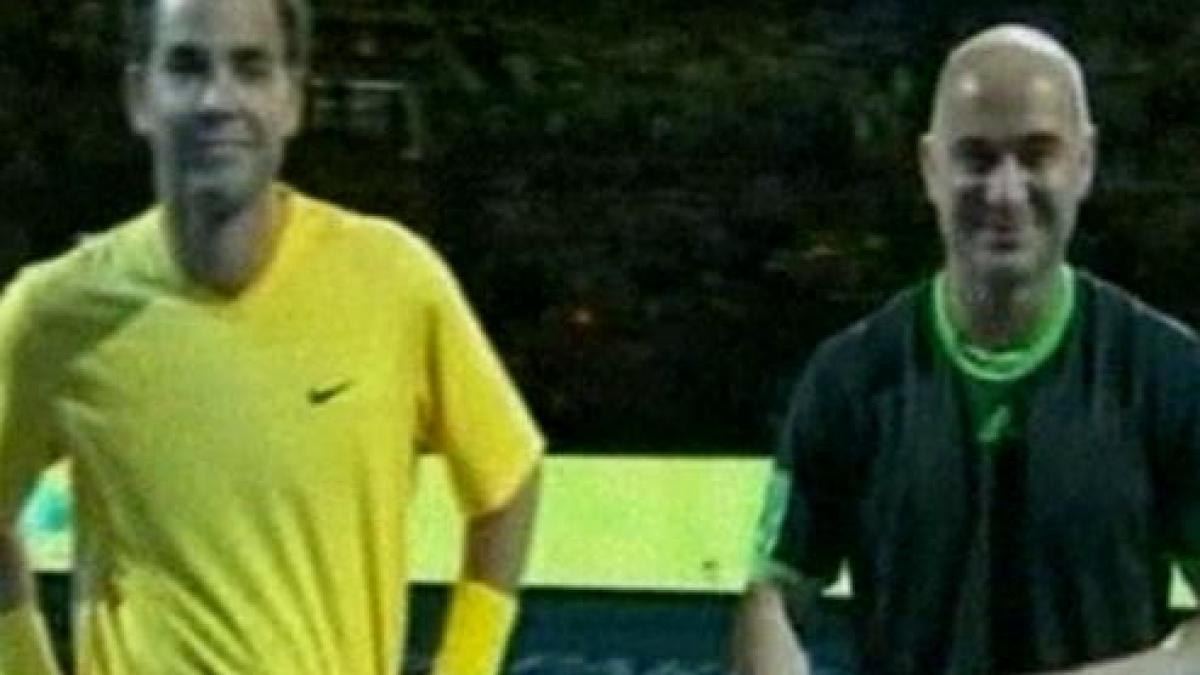 sampras si agassi s au intalnit intr un meci demonstrativ la new york