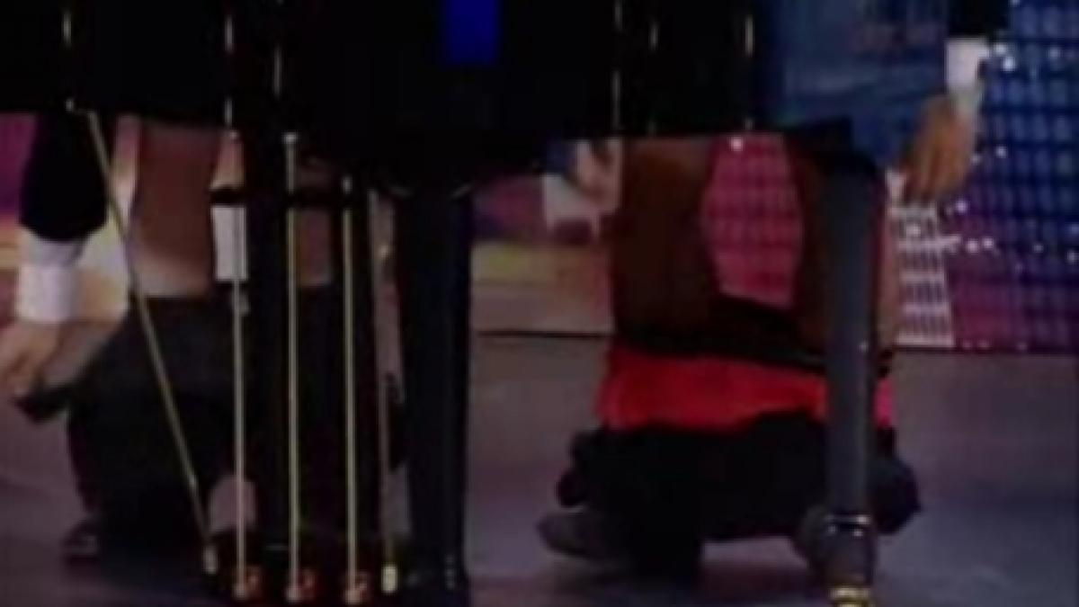 cum canti la pian cu organele genitale vezi aici video