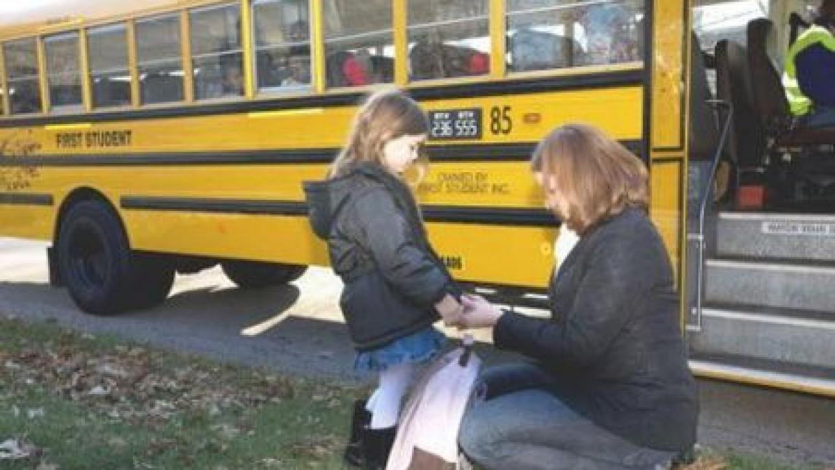 imagini socante fetita batuta de soferul unui autobuz pentru ca facea galagie