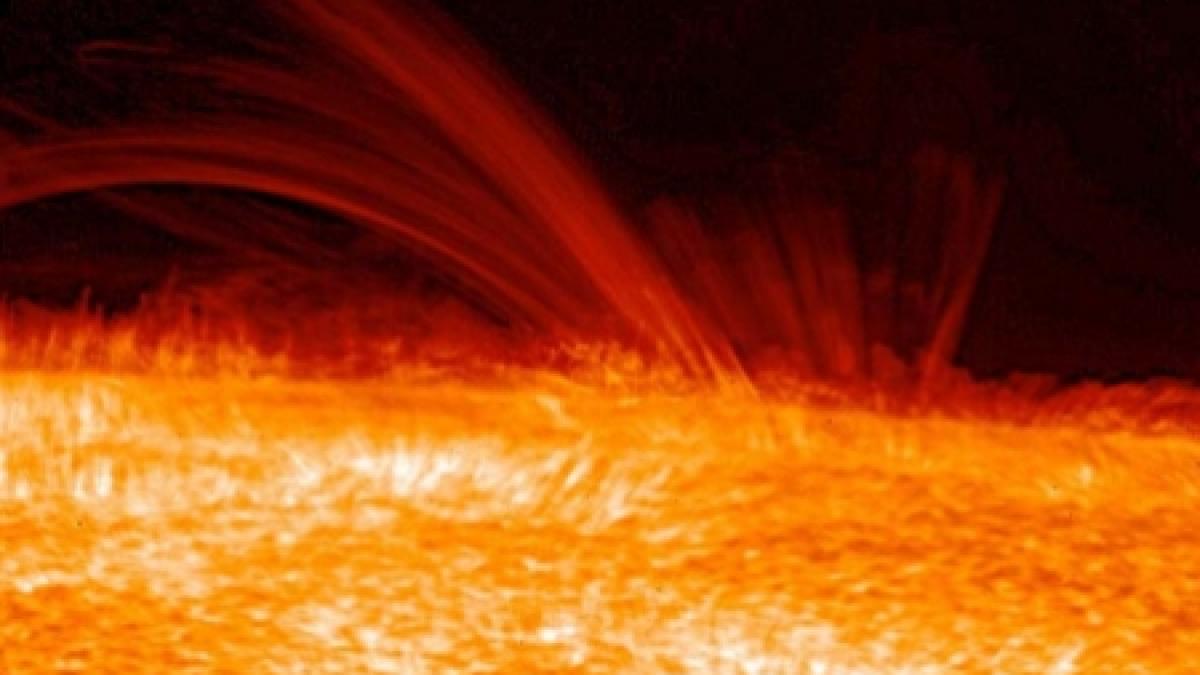 imagini spectaculoase de la explozia solara din 24 februarie publicate de nasa video