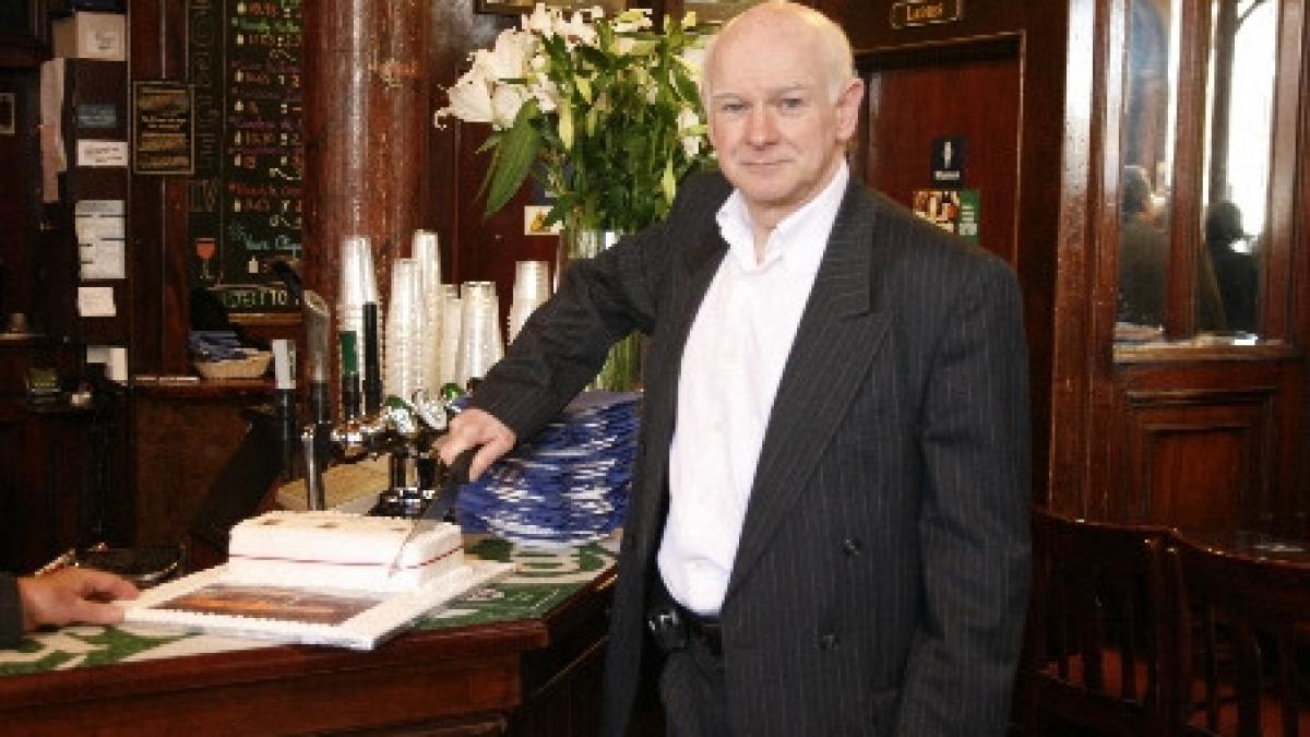 directorul unei universitati britanice demisioneaza din cauza legaturilor cu regimul gaddafi