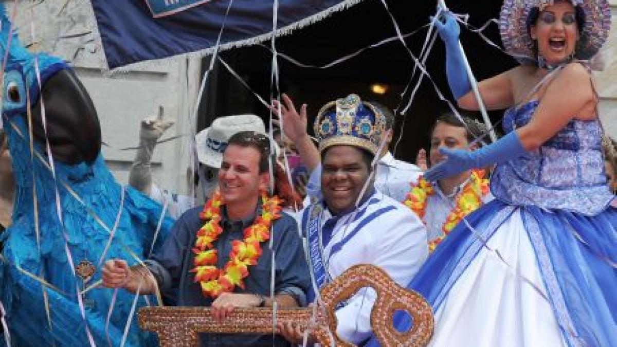 prima zi de carnaval la rio miile de petrecareti de pe sambodrom paziti de 50 000 de politisti