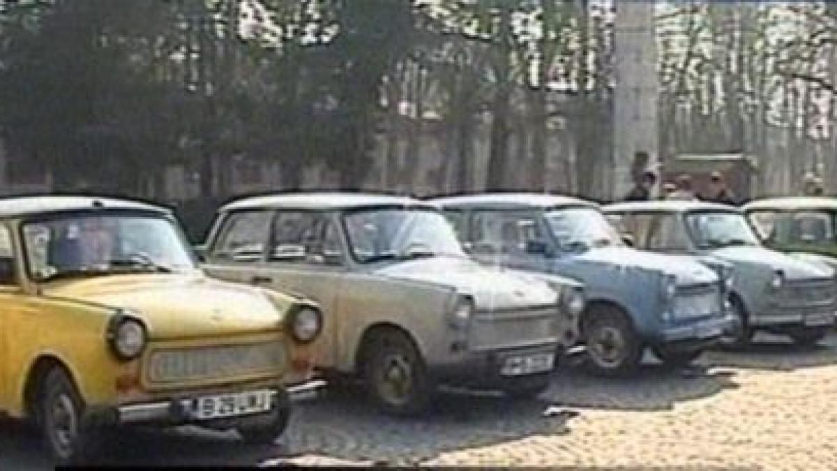 parada masinilor trabant in parcul carol din capitala