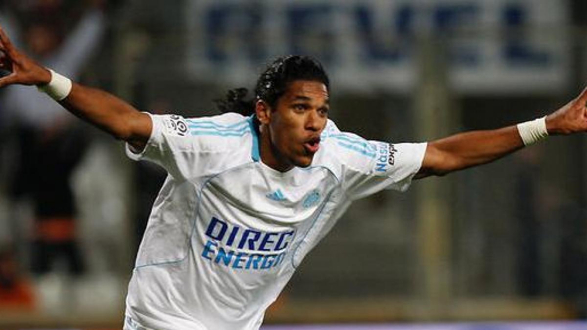 un fost jucator al lui mircea lucescu arestat la domiciliu pentru agresiune sexuala