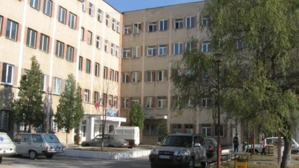 trei tineri din rovinari s au luat la bataie in spital
