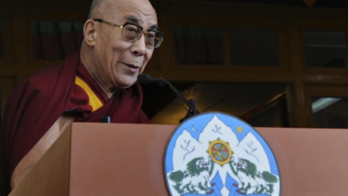 dalai lama renunta la rolul sau politic