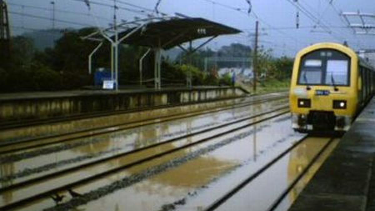 un tren de pasageri a disparut in urma tsunami ului provocat de seismul din japonia