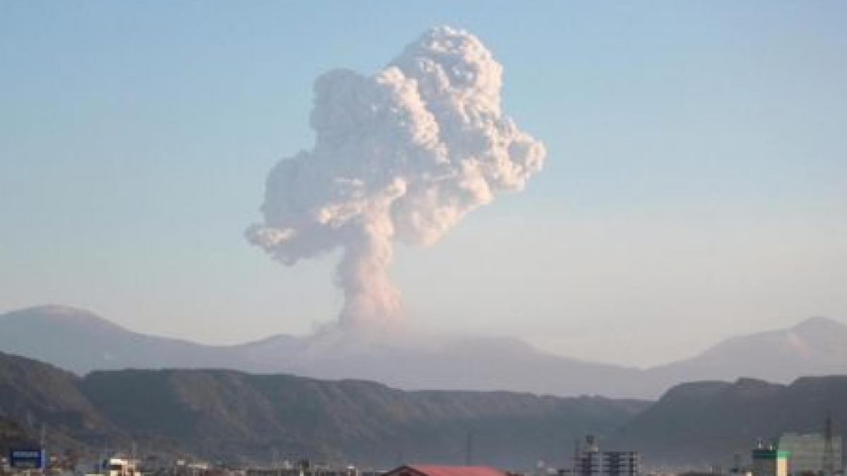 eruptie de mica amploare a unui vulcan din sud vestul japoniei