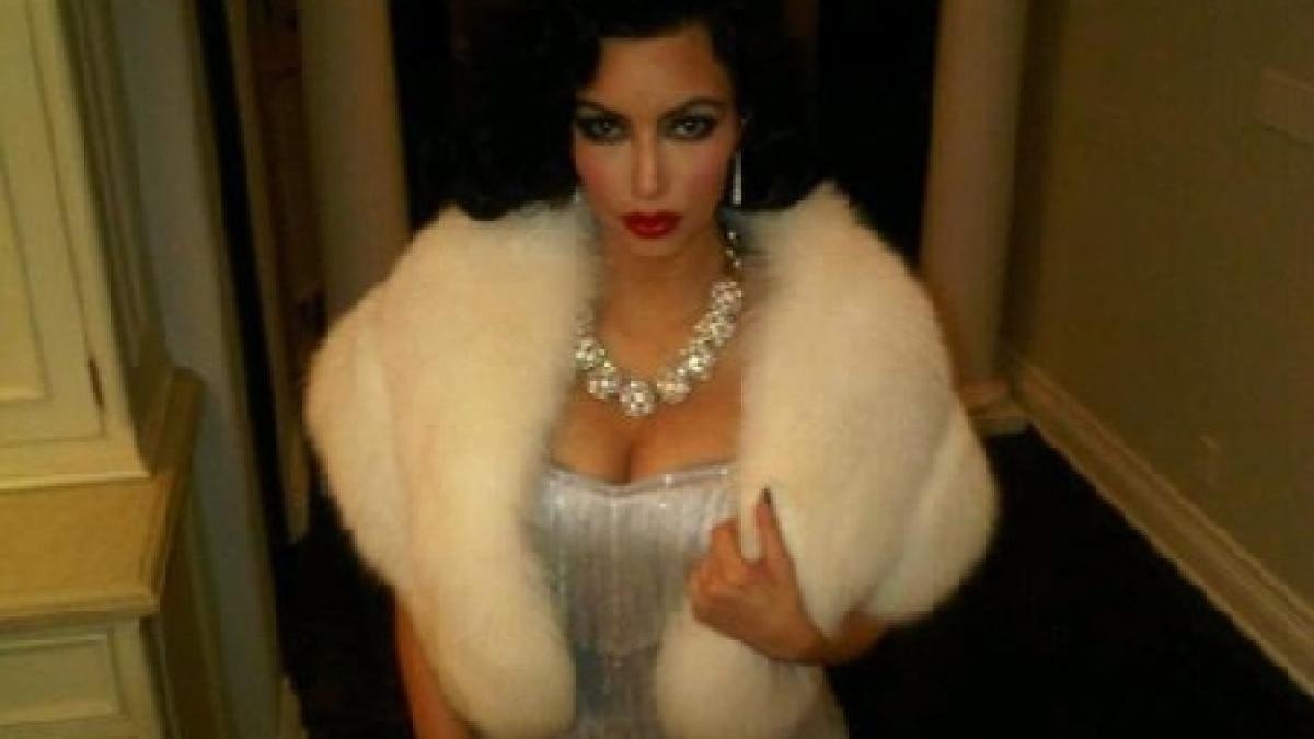 kim kardashian in tinuta a anilor 20 la petrecerea evei longoria