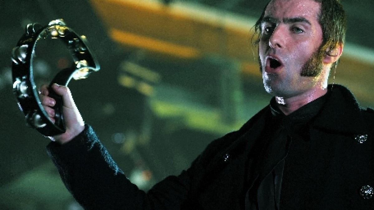 liam gallagher fost component oasis dedica piesa kill for a dream victimelor din japonia