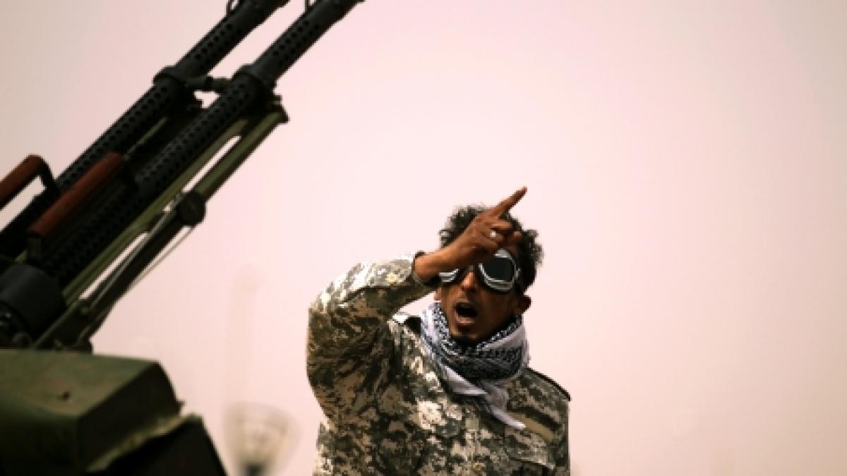 fortele lui gaddafi continua presiunile asupra oraselor cheie din libia