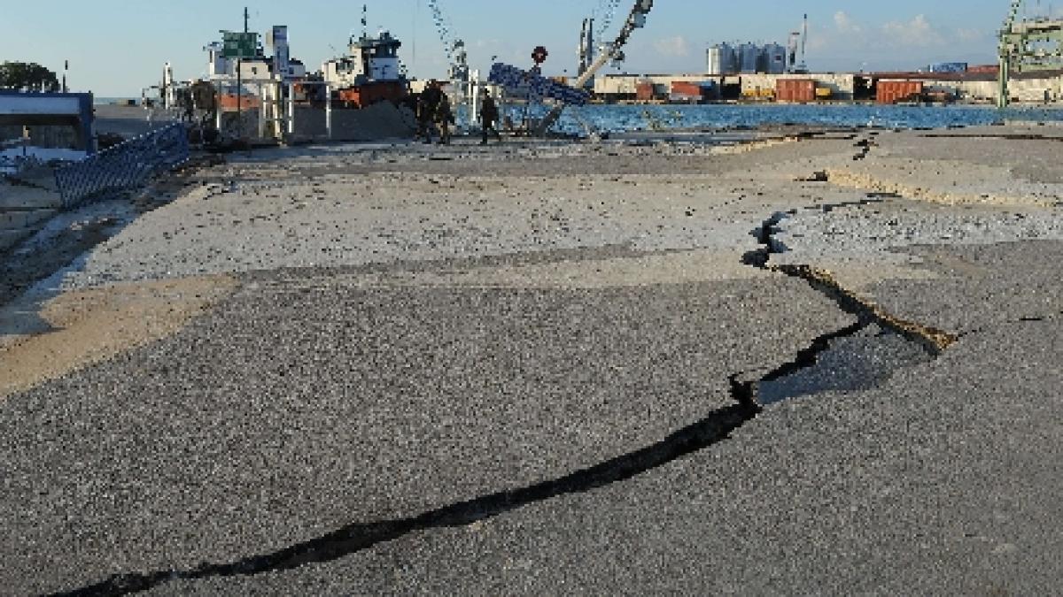 imagini socante de la cutremurul din japonia se rupe pamantul