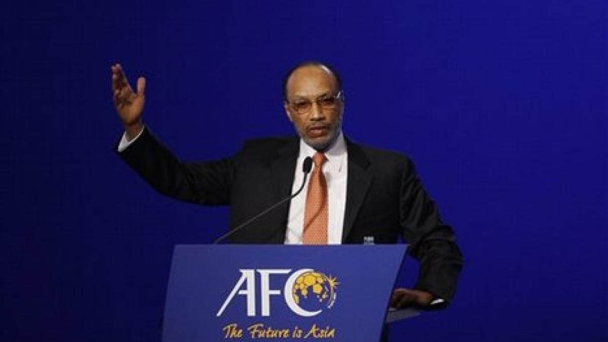 mohamed bin hammam isi anunta vineri candidatura la presedintia fifa