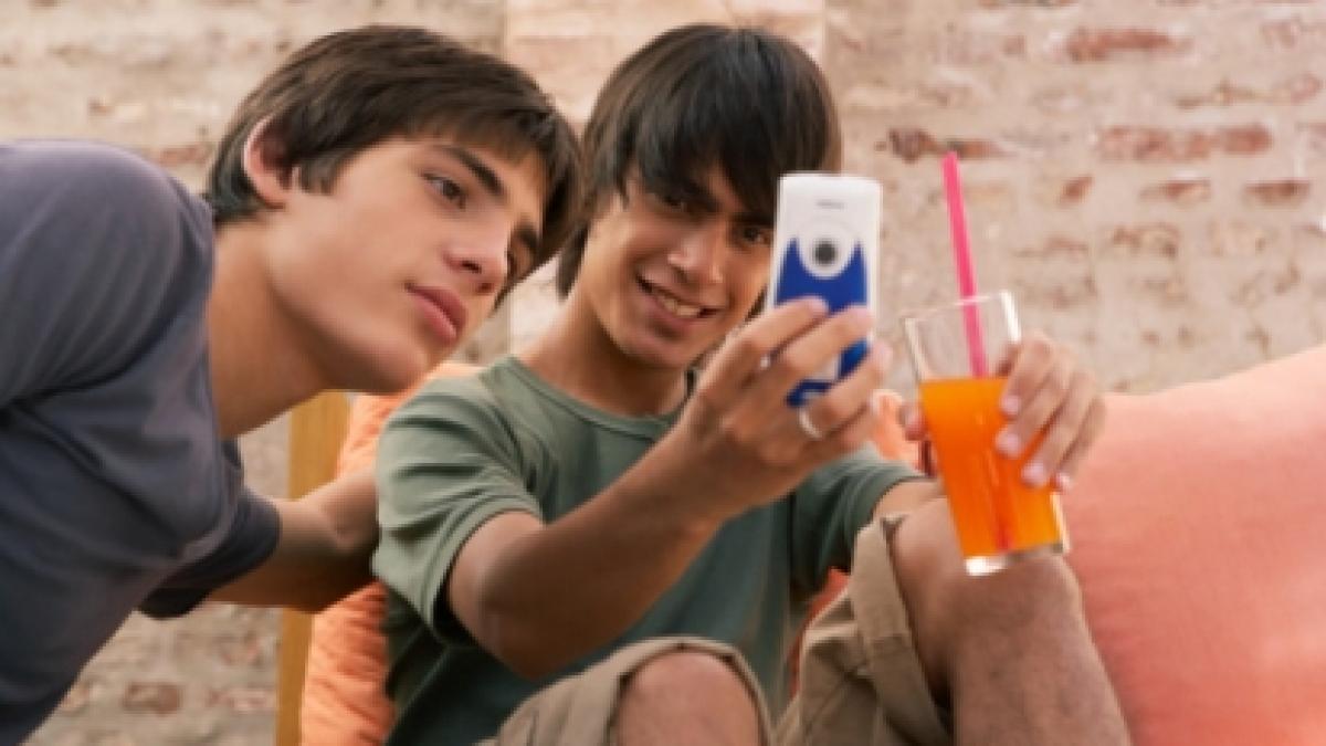 sexting la 11 ani elevii fac schimb de imagini pornografice cu ei